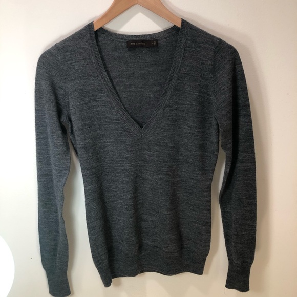 Fitted sweater bundle - Picture 4 of 6